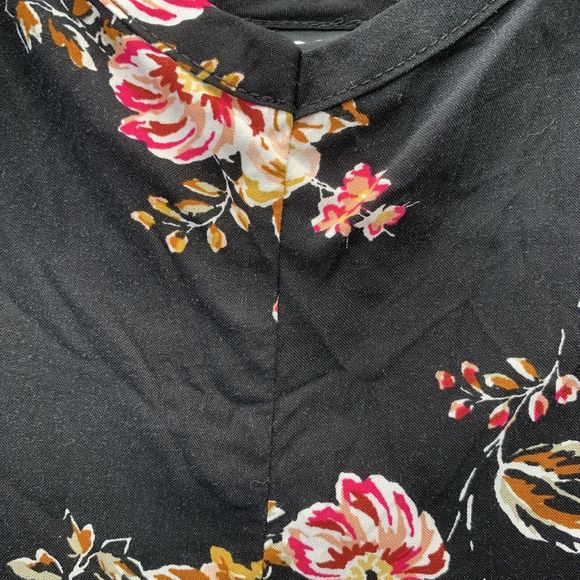 Torrid Floral Print Sleeveless SunDress Size 00 in Black Strappy Flowy Vneck - Picture 7 of 14